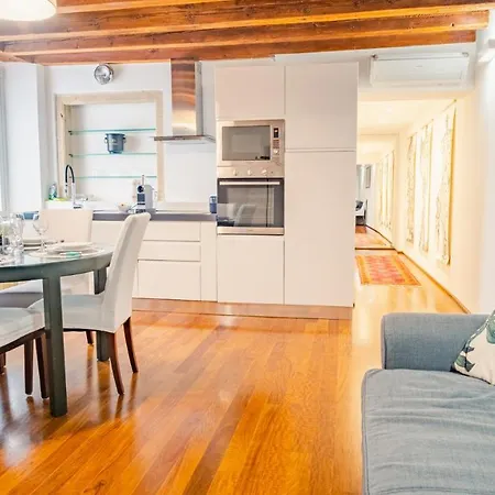 Residenza Corte Carnesali - Italian Homing アパート *
