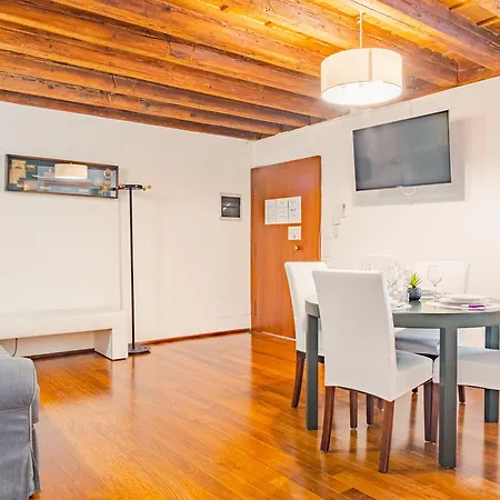 Residenza Corte Carnesali - Italian Homing דירה