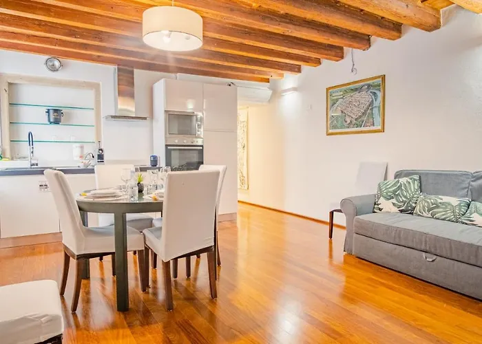 Residenza Corte Carnesali - Italian Homing