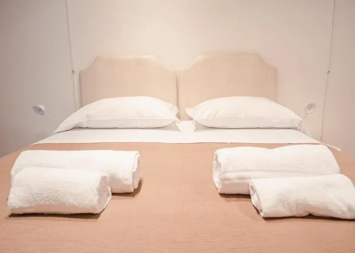 Residenza Corte Carnesali - Italian Homing Apartmán *